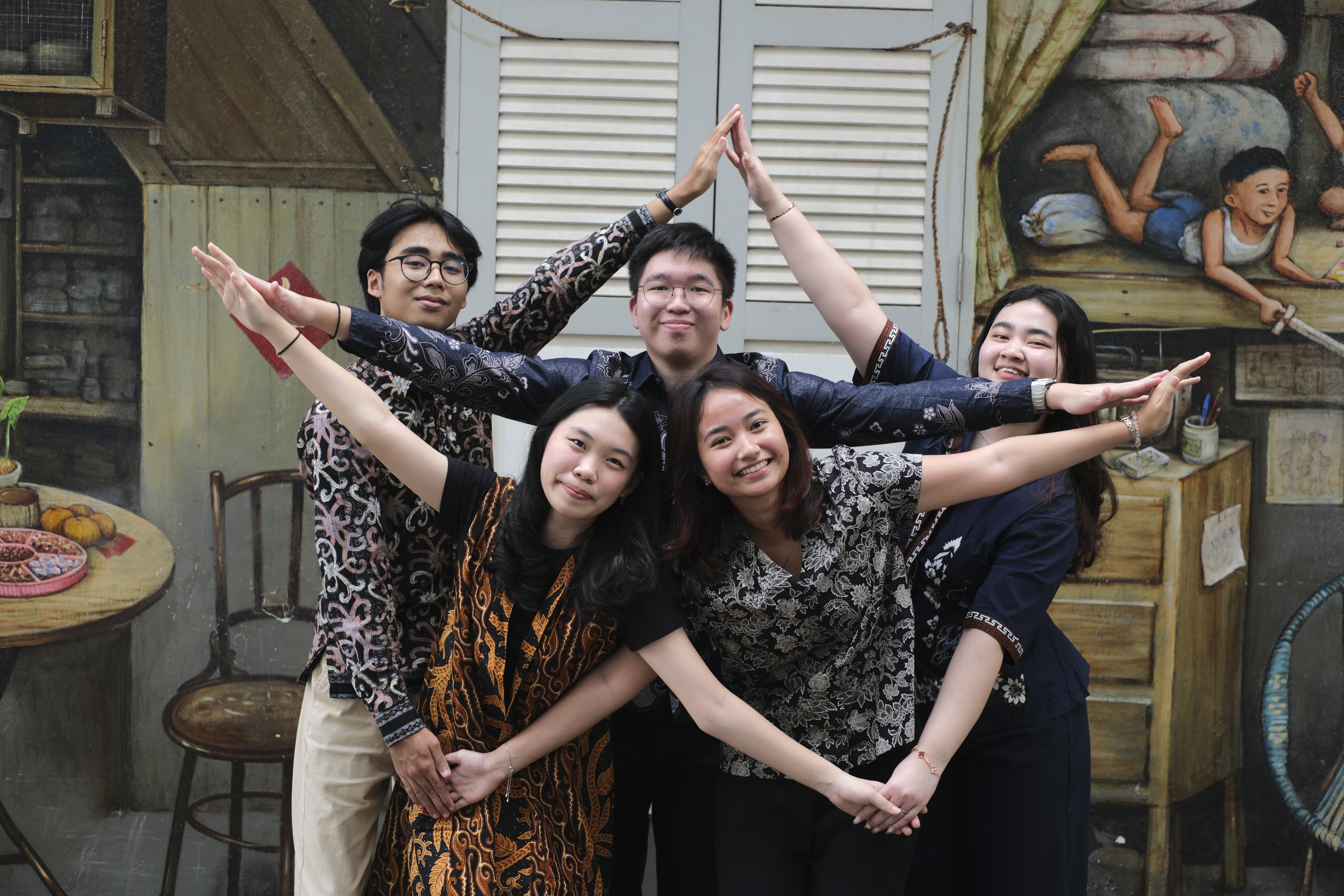 Executive Comm group